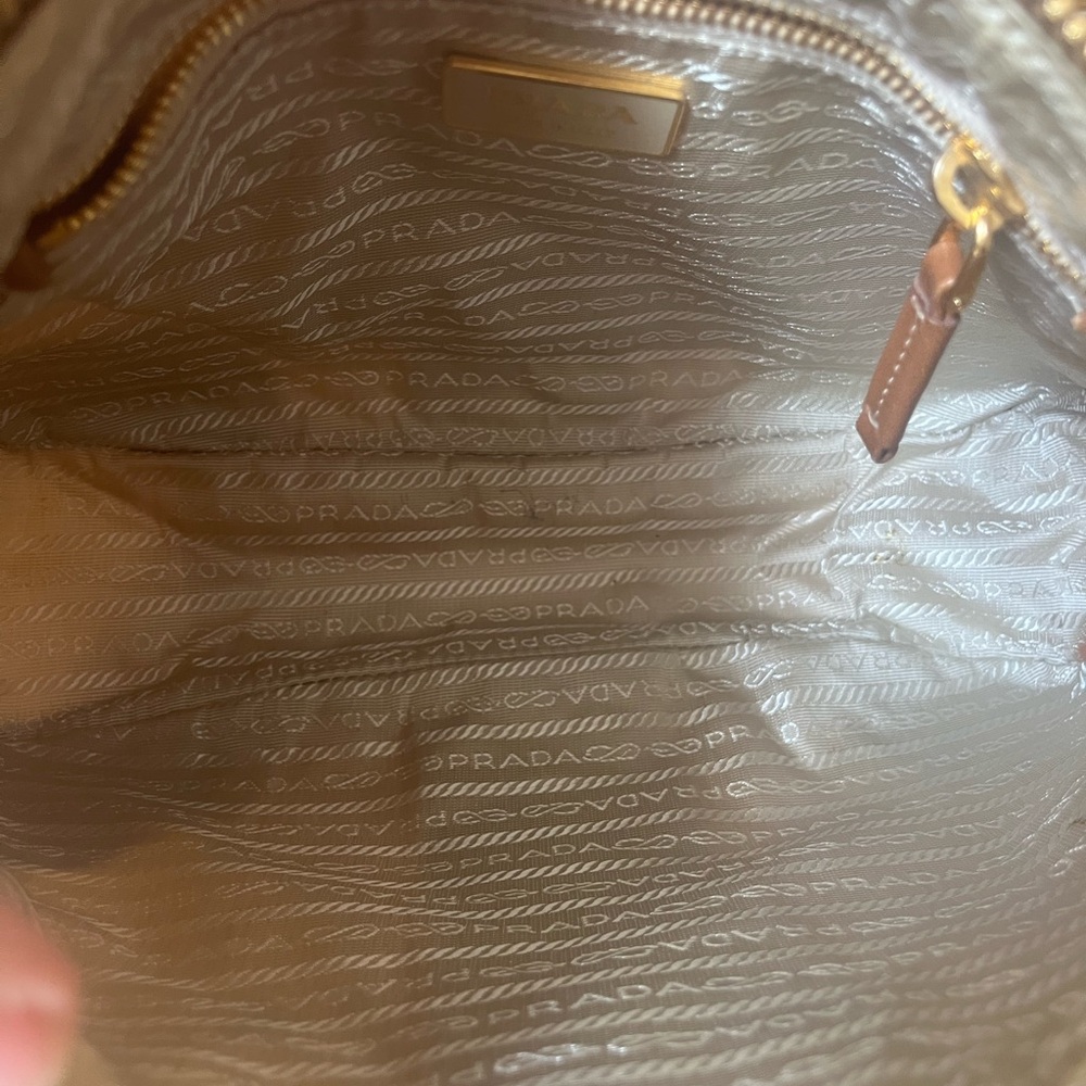 🎊SOLD🎊PRADA SHOULDER BAG ❤️ EUC - Picture 10 of 12